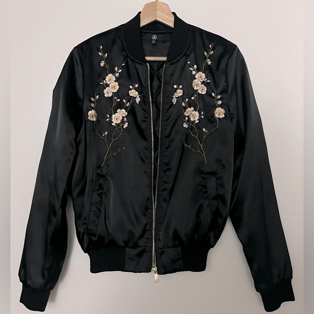 Missguided Floral Embroidered Black Jacket, US6